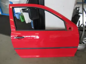 Türe rechts (2/3-türig)