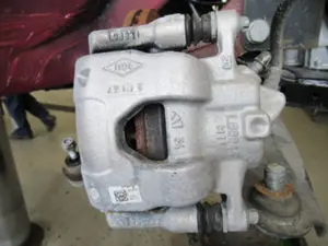 Bremszange vorne rechts