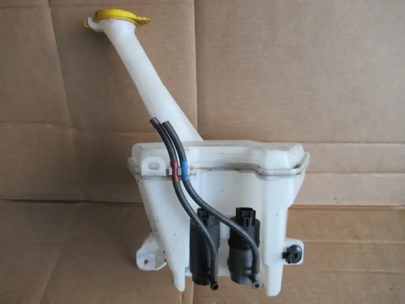 Réservoir d'eau compartiment moteur