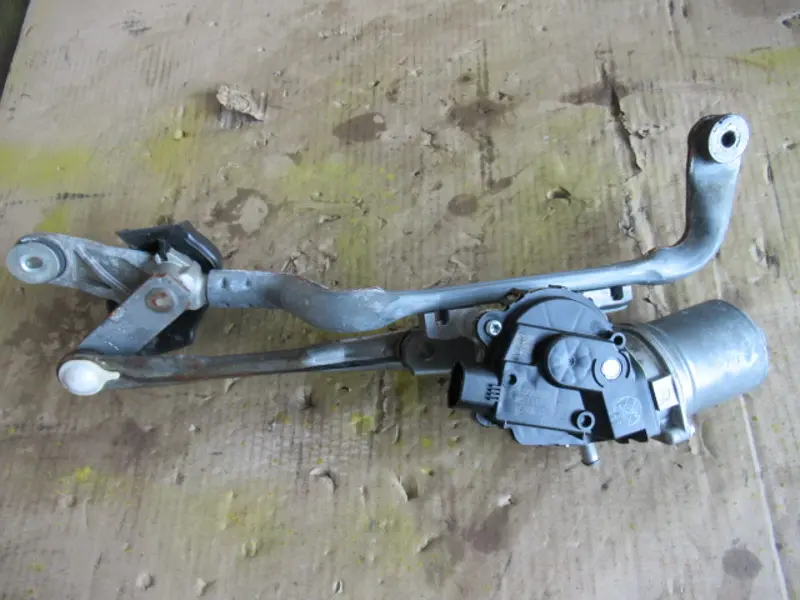 Wischermotor vorne