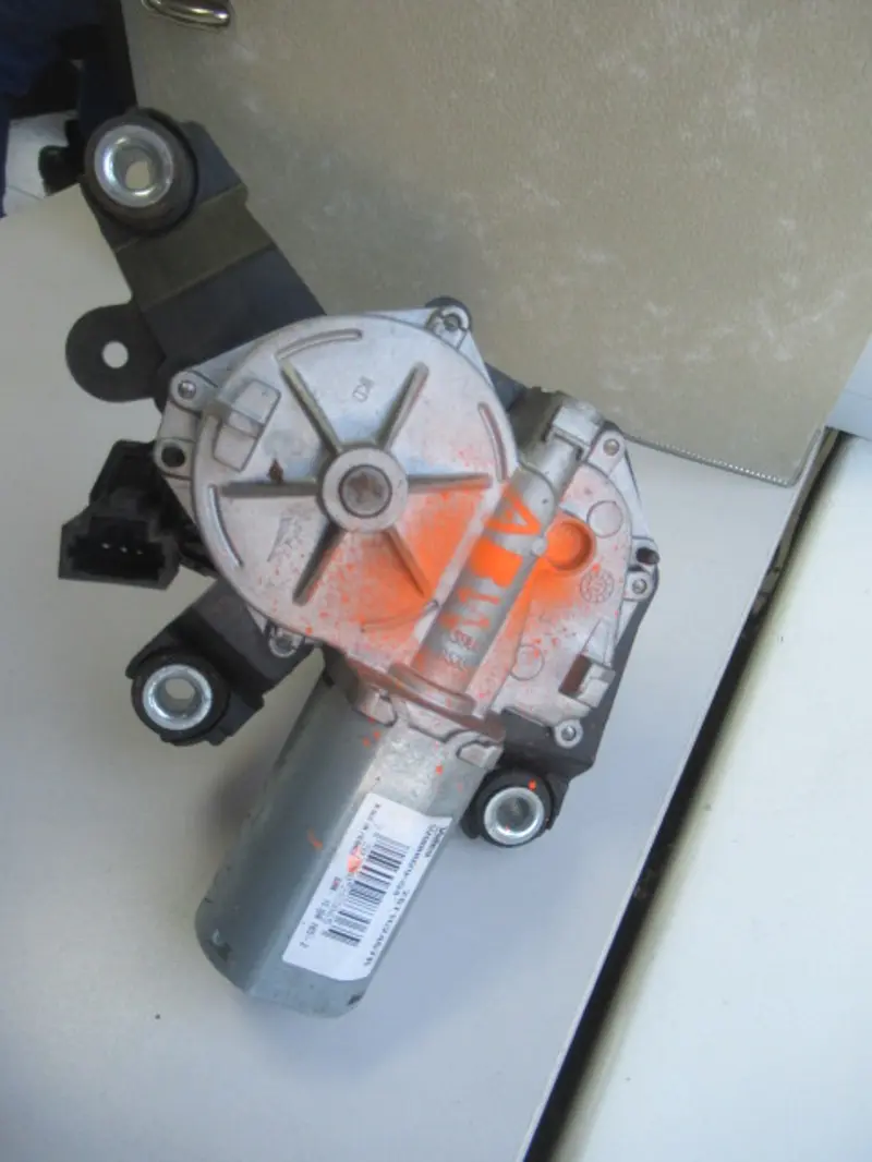 Wischermotor hinten