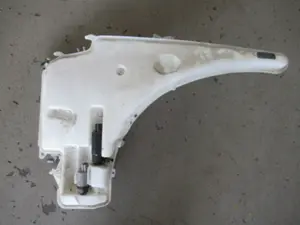 Wasserbehälter Motorraum