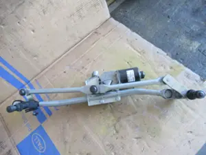 Wischermotor vorne