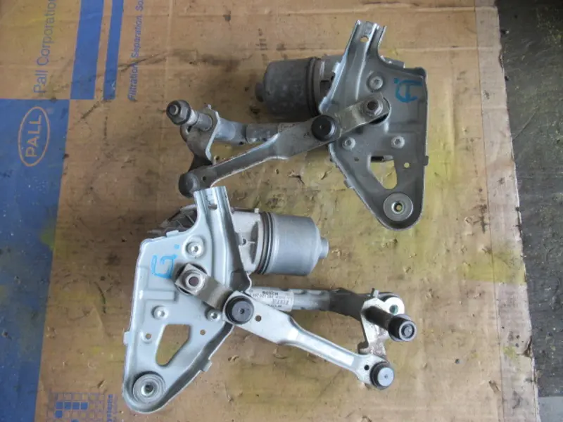 Wischermotor vorne