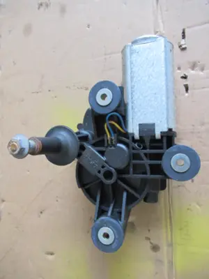Wischermotor hinten