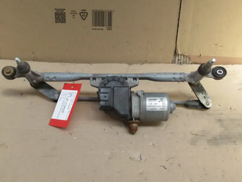 Moteur essuie-glace avant