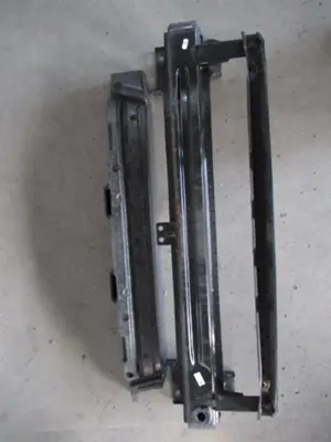 Stossstangenhalter vorne