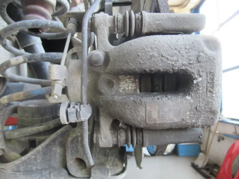 Étrier de frein arrière droit