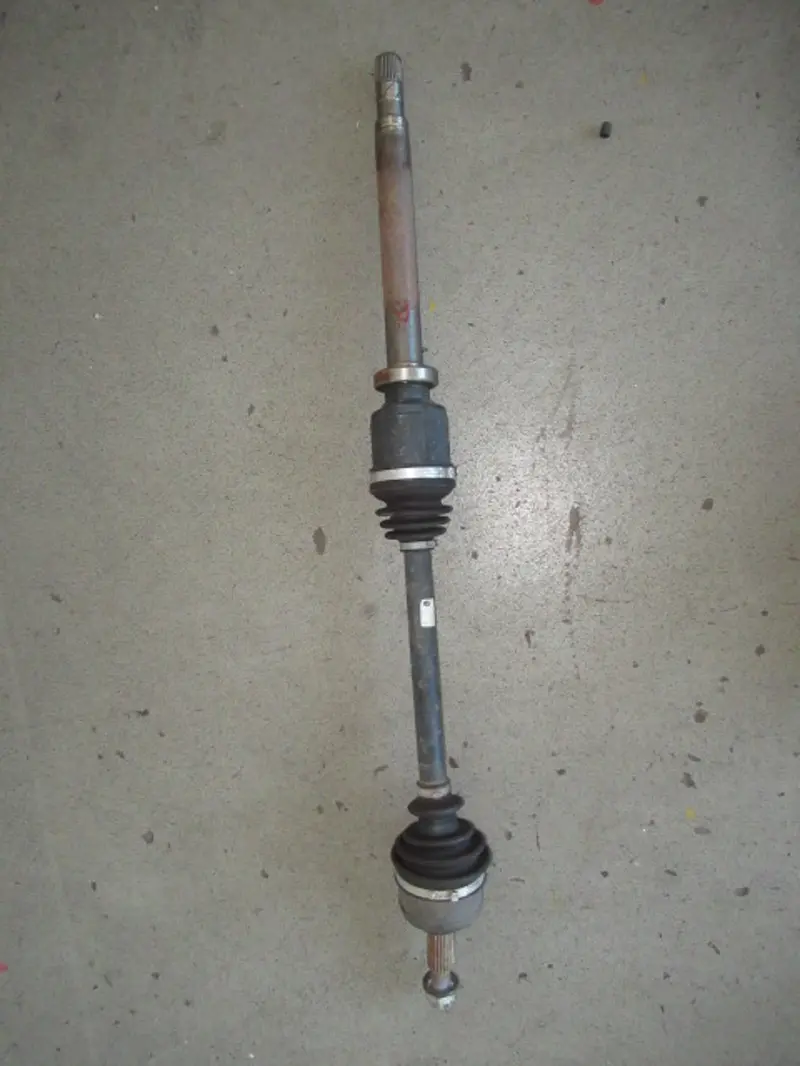 Arbre de transmission avant droit
