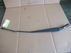 Bras essuie-glace avant droit