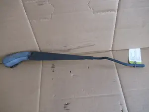 Wischerarm vorne links