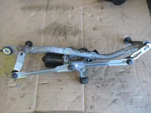 Wischergestänge vorne