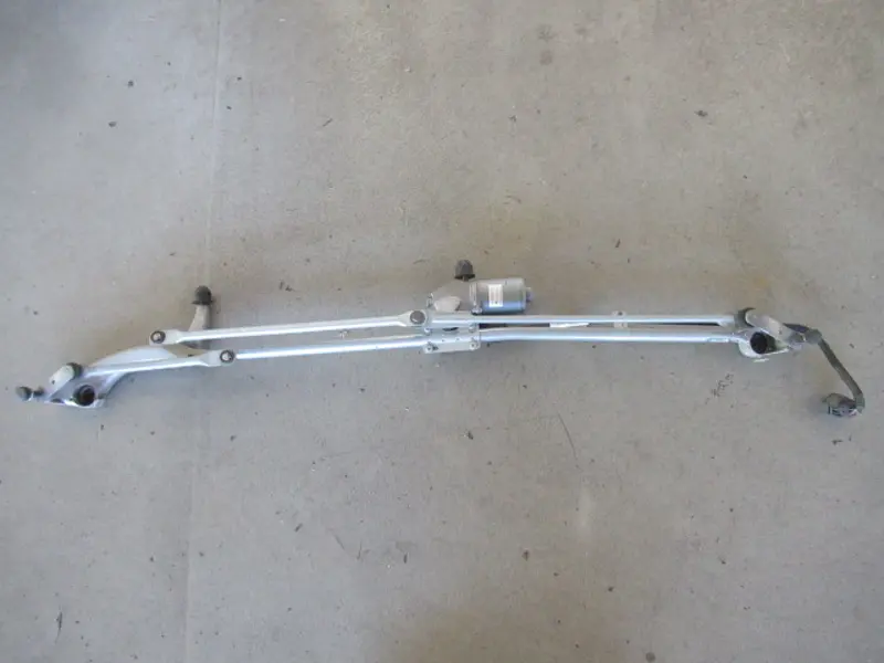 Wischermotor vorne