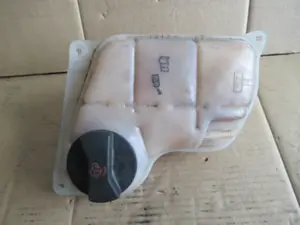 Wasserbehälter Motorraum