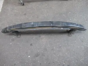 Stossstangenhalter vorne