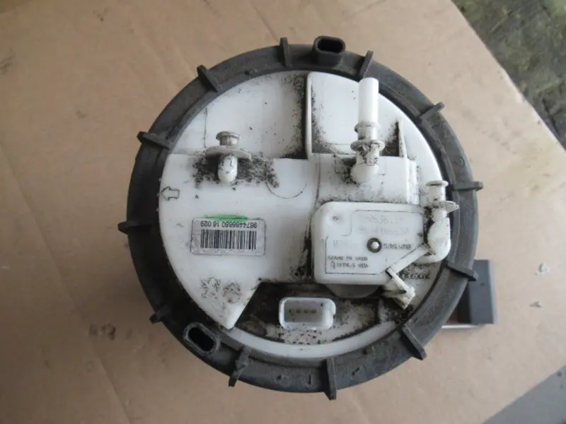 Pompe à essence électrique