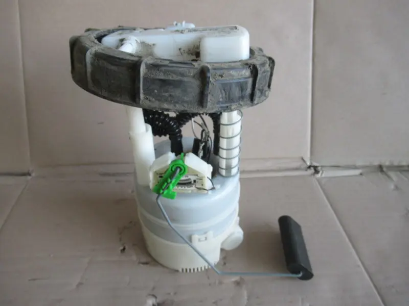 Pompe à essence électrique