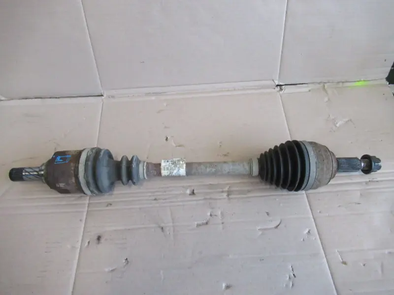 Arbre de transmission avant gauche