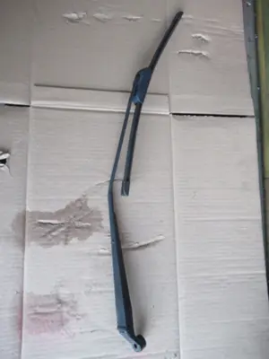 Wischerarm vorne rechts