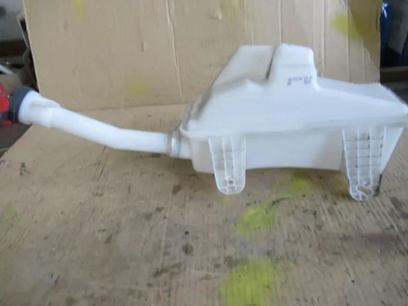Réservoir d'eau compartiment moteur