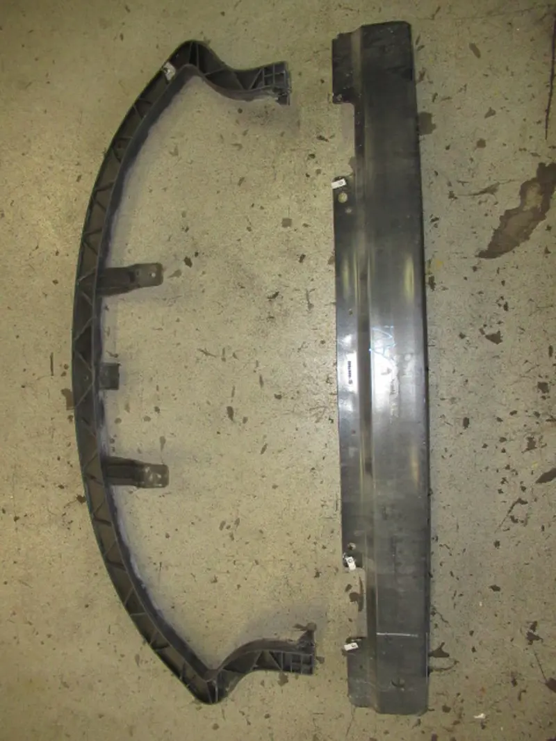 Stossstangenhalter vorne