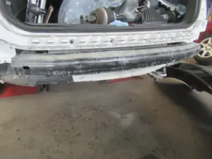 Stossstangenhalter hinten