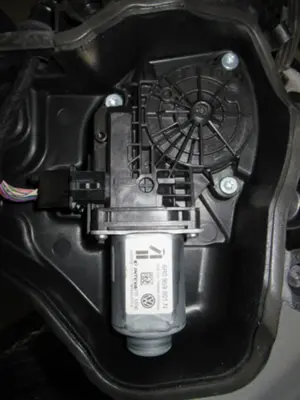 Fensterheber vorne links