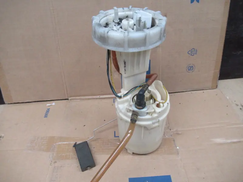 Pompe à essence électrique
