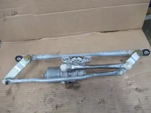 Wischergestänge vorne