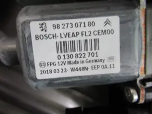 Fensterheber vorne links