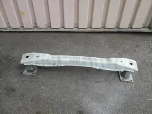 Support pare-chocs arrière