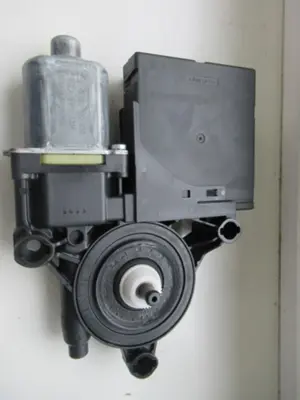 Fensterheber vorne links