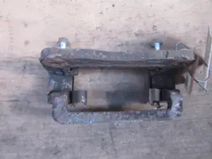 Bremszange hinten links