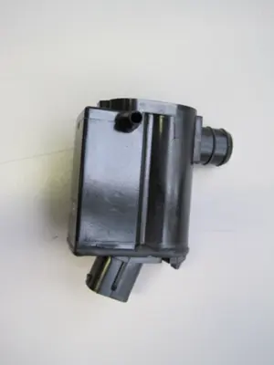 Wasserbehälter Motorraum