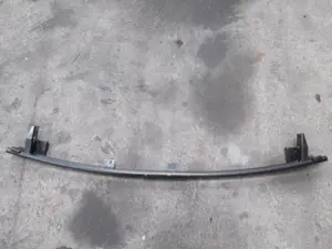 Stossstangenhalter vorne