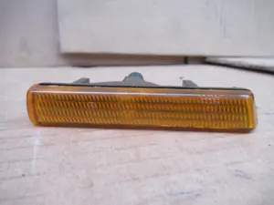 Clignotant avant gauche