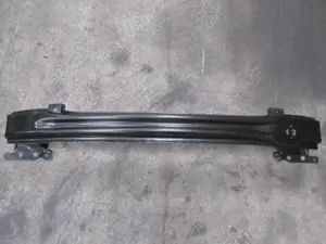 Stossstangenhalter vorne