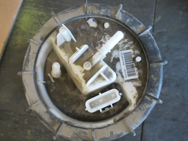 Pompe à essence électrique