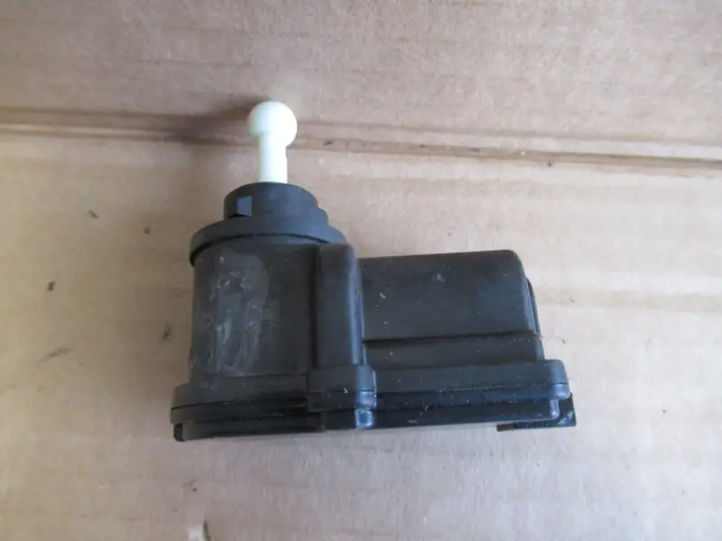 Moteur de réglage phare