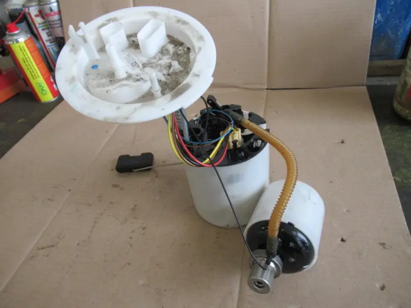 Pompe à essence électrique