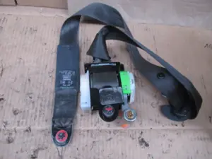 Prétensionneur avant