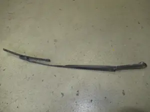 Wischerarm vorne rechts
