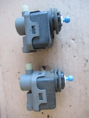 Moteur de réglage phare