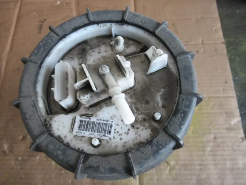 Pompe à essence électrique