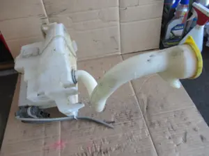 Réservoir d'eau compartiment moteur