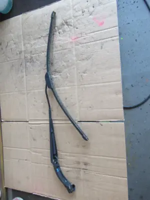 Wischerarm vorne rechts