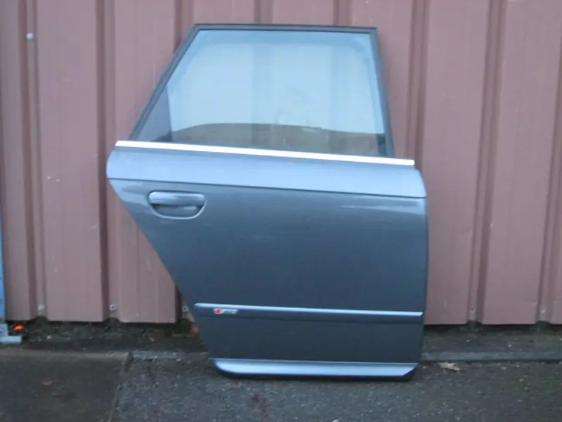 Porte arrière droite