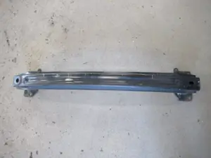 Stossstangenhalter vorne