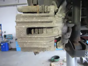 Bremszange hinten links