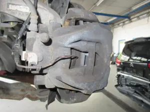 Bremszange vorne links